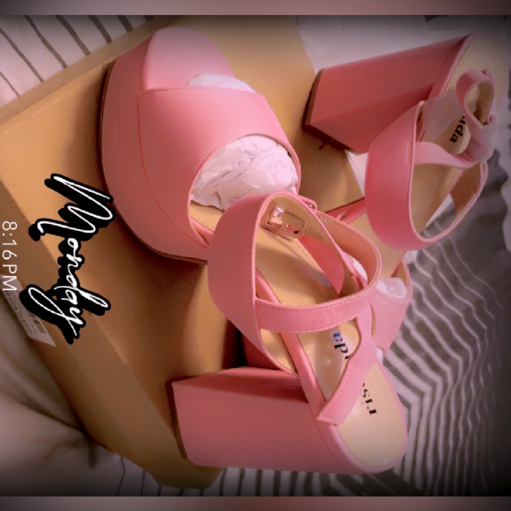 Light pink heels with straps, brand new, they were too small for me!